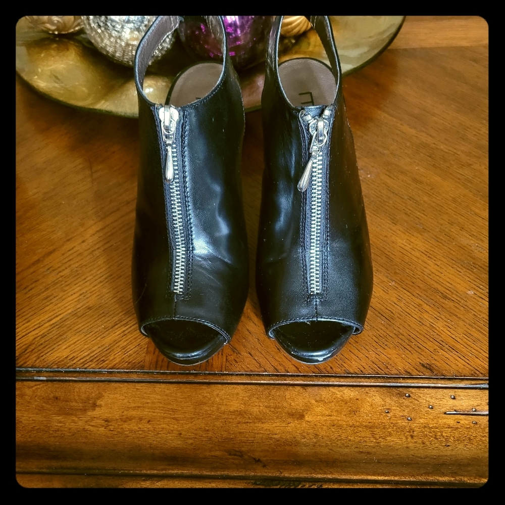 Ladies shoes